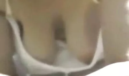 ایمان سکسی بهترین های سکس برازرس به عنوان یک گربه قابل انعطاف است