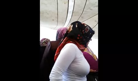ویتا اعتبار دو عوضی را به دست آورد و موفق شد هر دو را از آن دانلود بهترین سکس خارجی خود کند